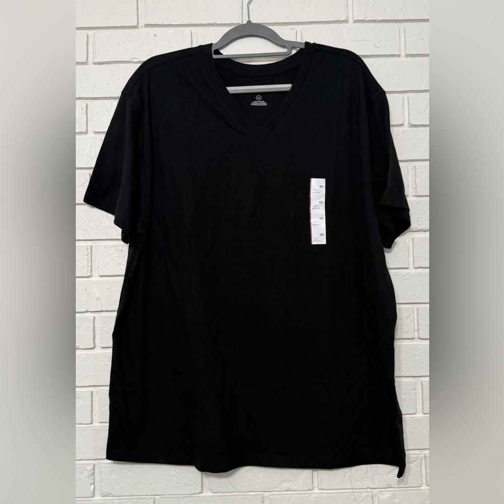 Men’s Goodfellow Black V-neck tee. Size XXL. NWT